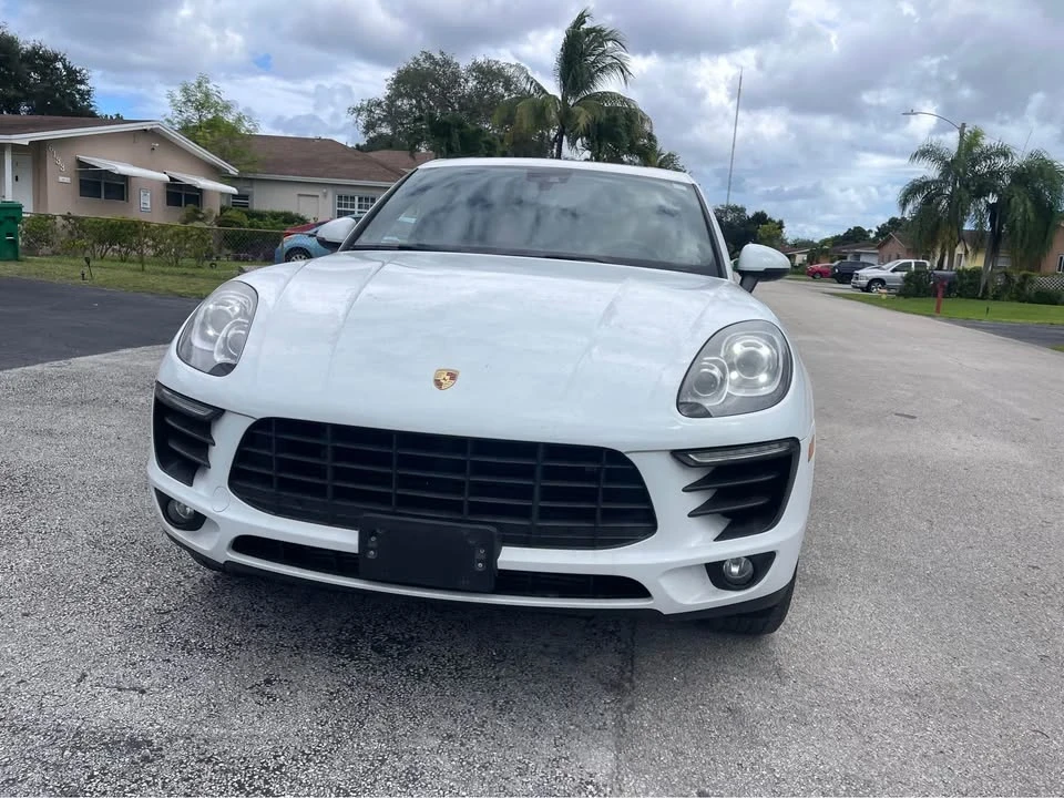 2017 Porsche Macan - Image 2 of 13