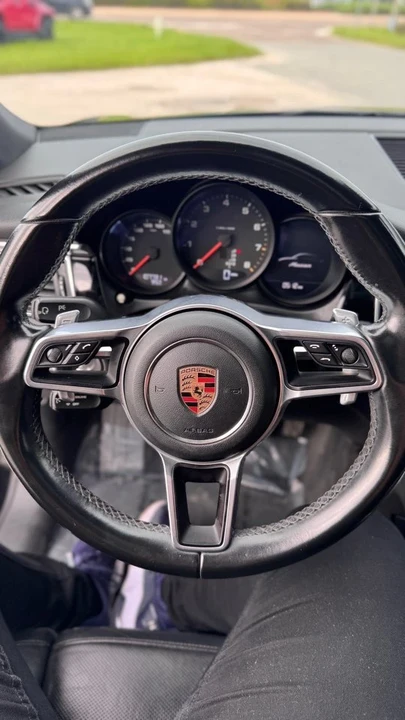 2017 Porsche Macan - Image 10 of 15