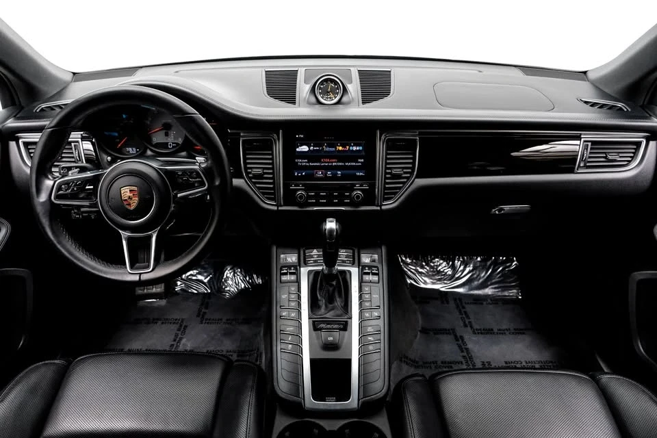 2017 Porsche Macan - Image 14 of 19