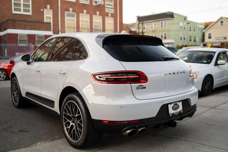 2017 Porsche Macan - Image 4 of 19