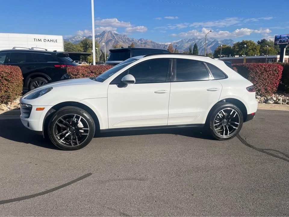 2017 Porsche Macan - Image 3 of 5