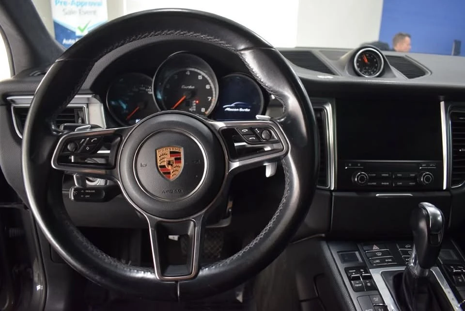 2017 Porsche Macan - Image 9 of 20