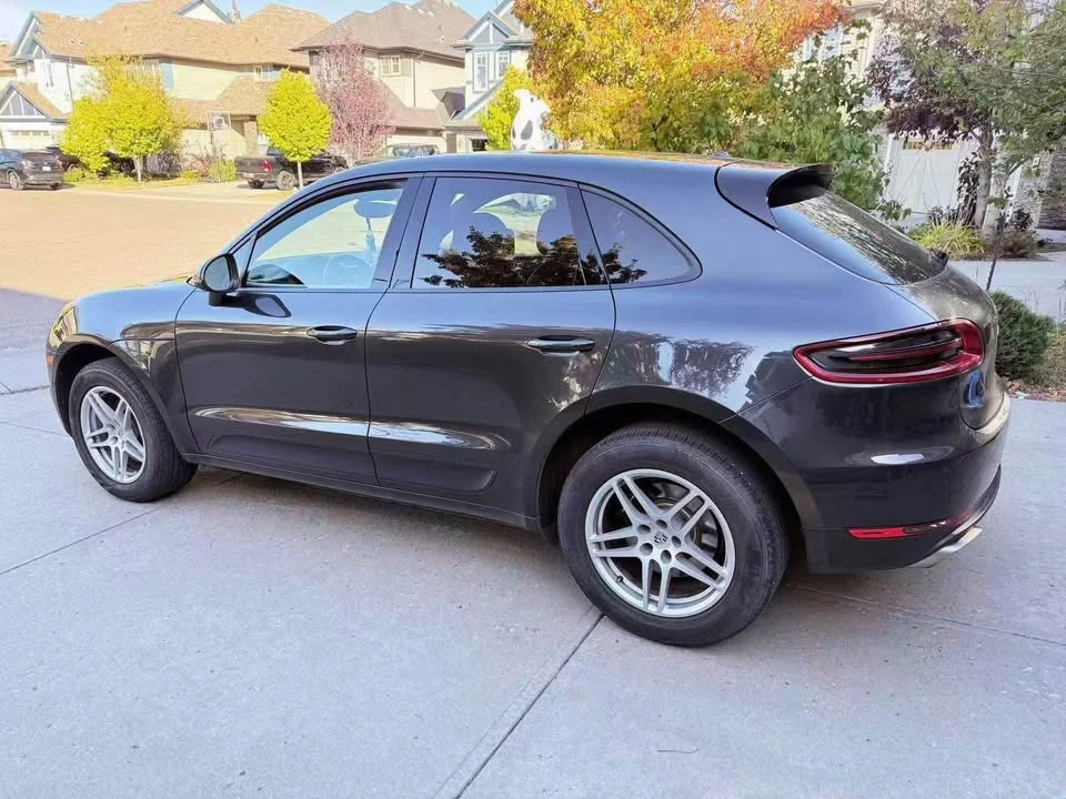 2017 Porsche Macan - Image 2 of 6
