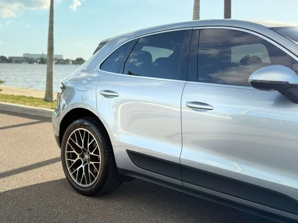 2017 Porsche Macan - Image 9 of 19