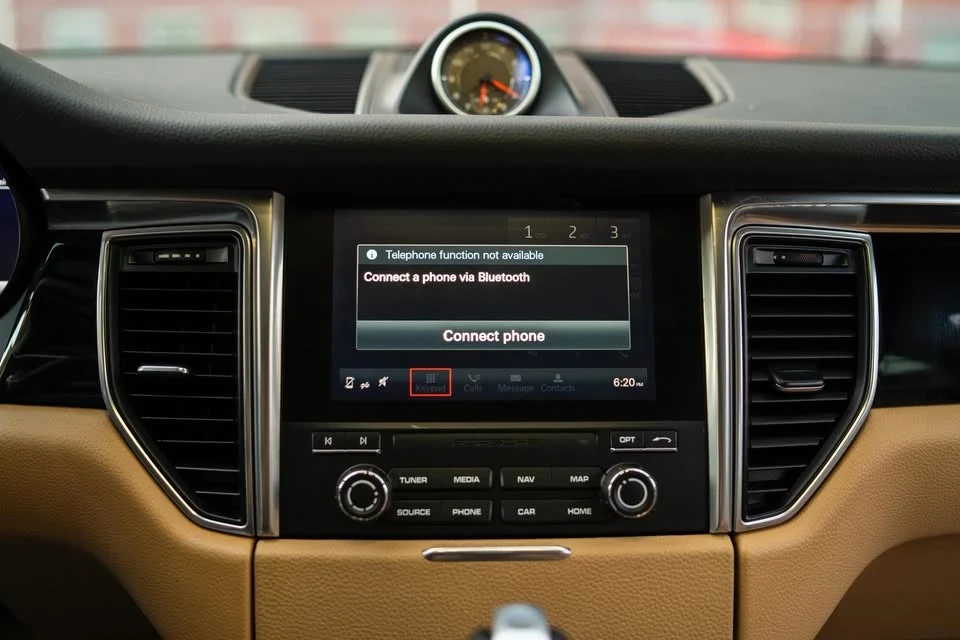 2017 Porsche Macan - Image 10 of 19