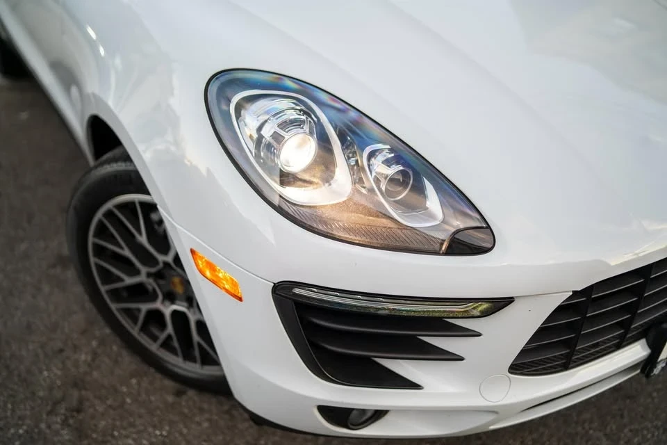 2017 Porsche Macan - Image 13 of 19