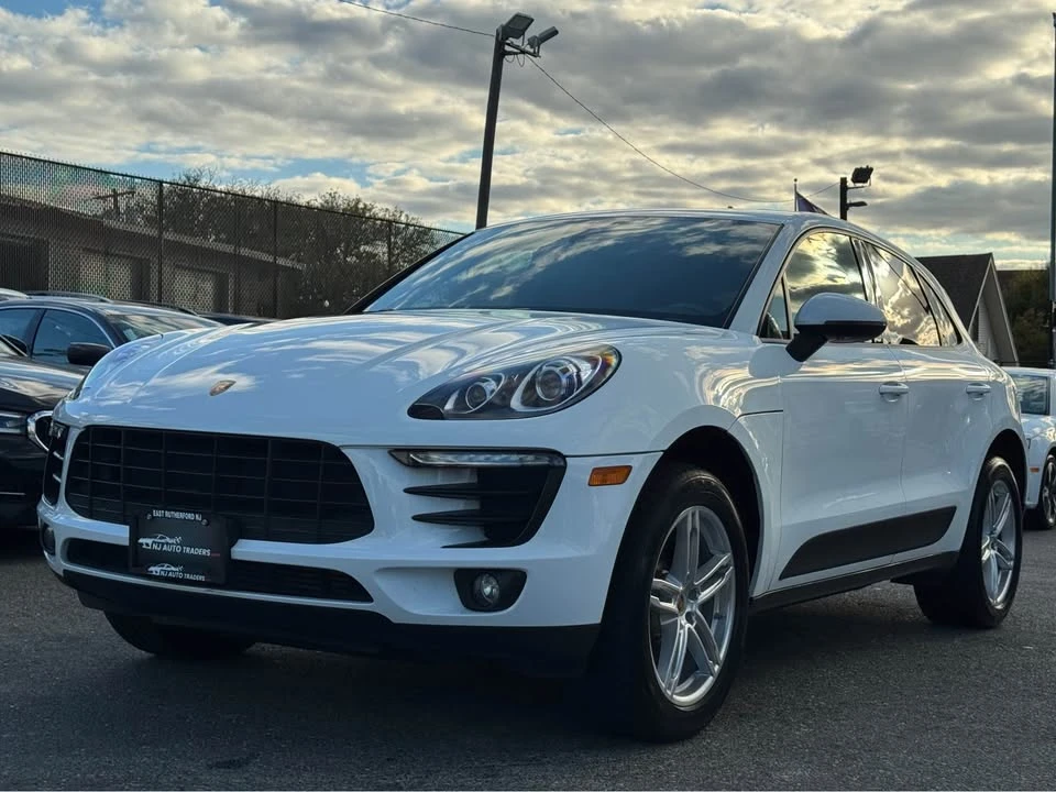 2017 Porsche Macan - Image 2 of 20
