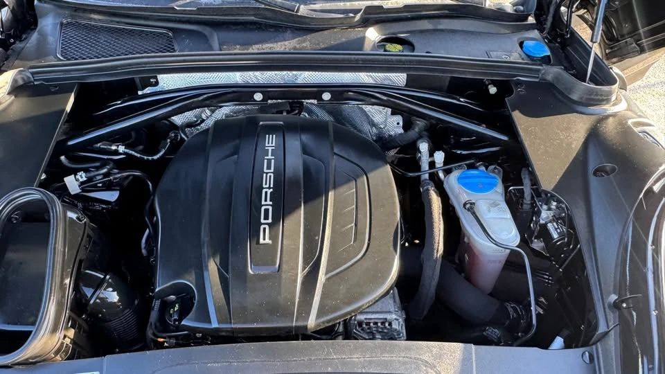 2017 Porsche Macan - Image 14 of 14