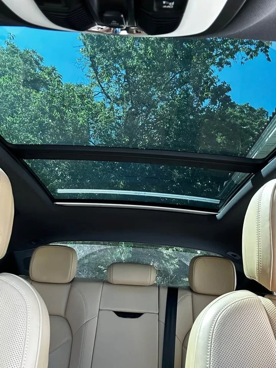 2017 Porsche Macan - Image 12 of 13