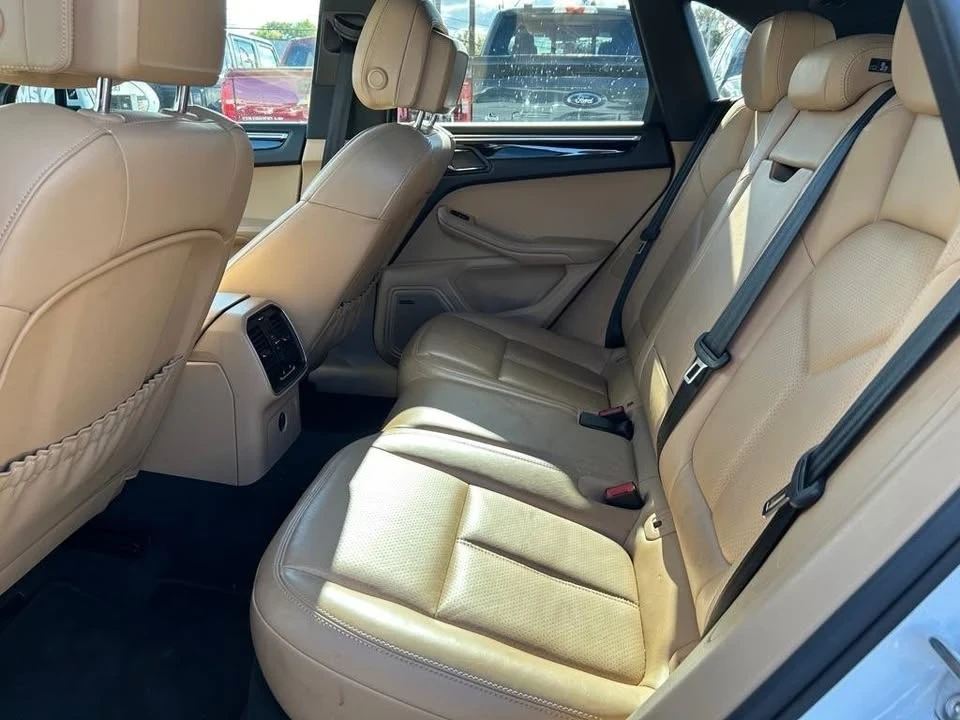 2017 Porsche Macan - Image 14 of 18