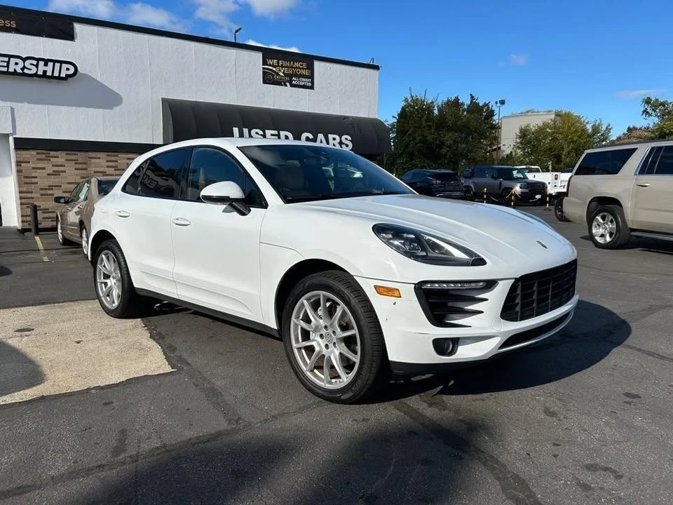 2017 Porsche Macan - Image 8 of 18
