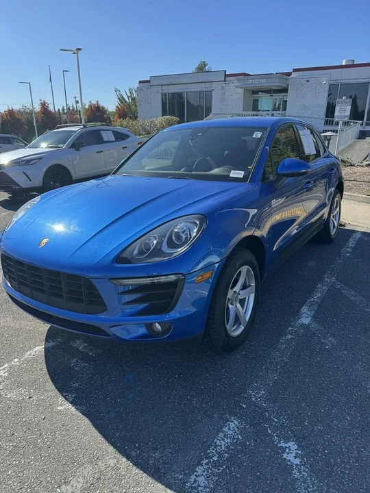 2017 Porsche Macan - Image 2 of 14