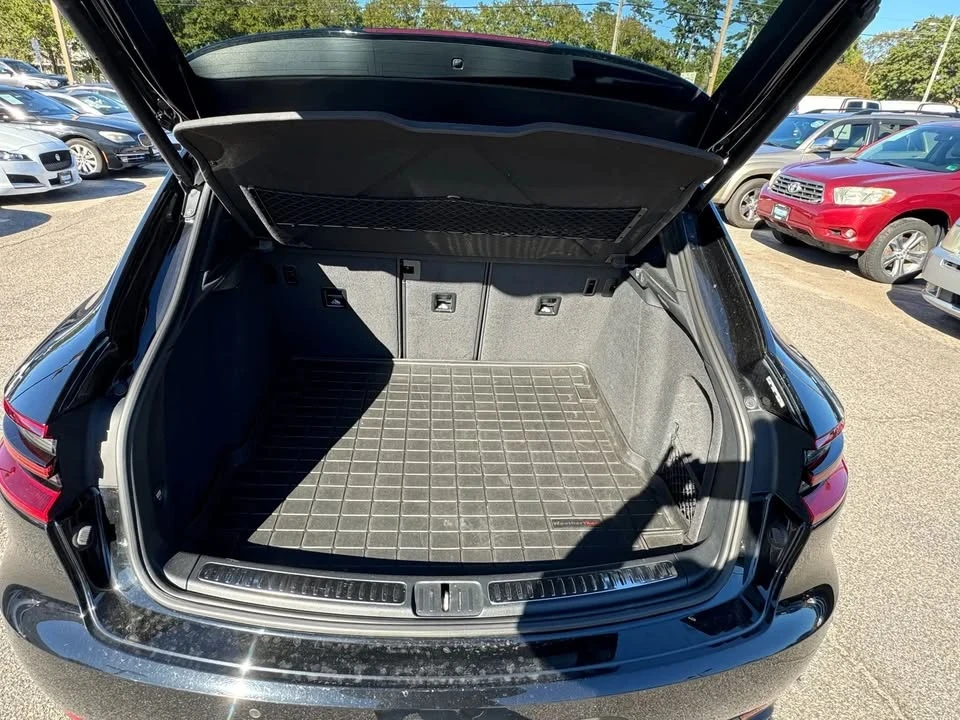 2017 Porsche Macan - Image 11 of 20