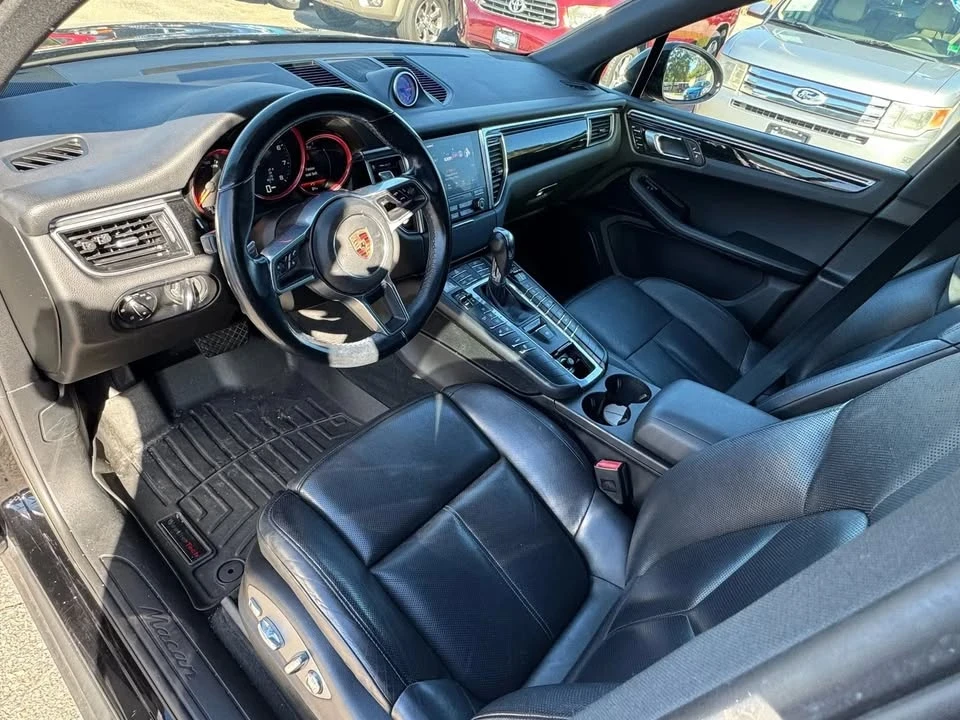 2017 Porsche Macan - Image 8 of 20