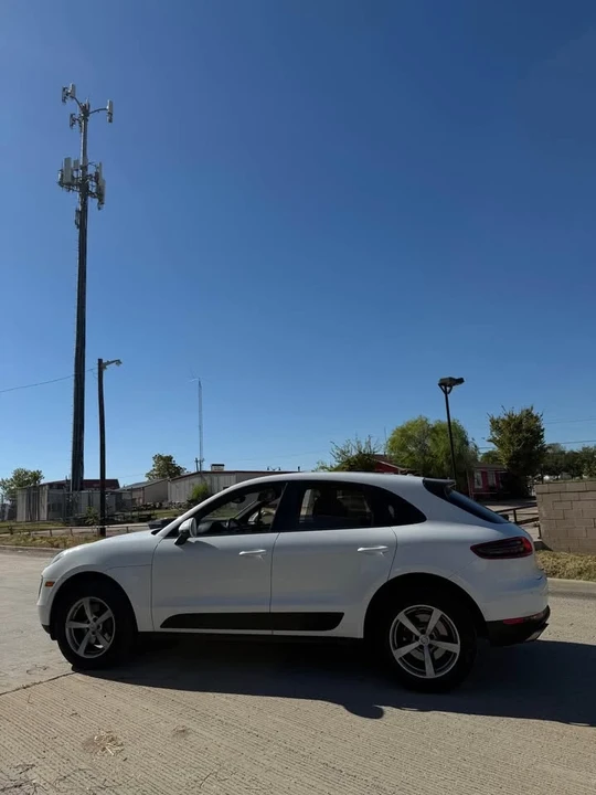 2017 Porsche Macan - Image 3 of 5