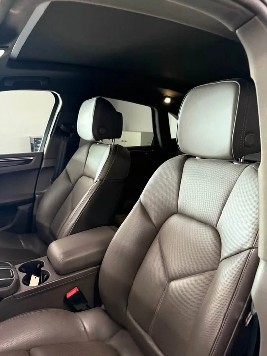 2017 Porsche Macan - Image 6 of 11
