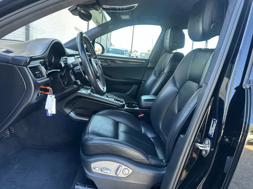 2017 Porsche Macan - Image 6 of 19