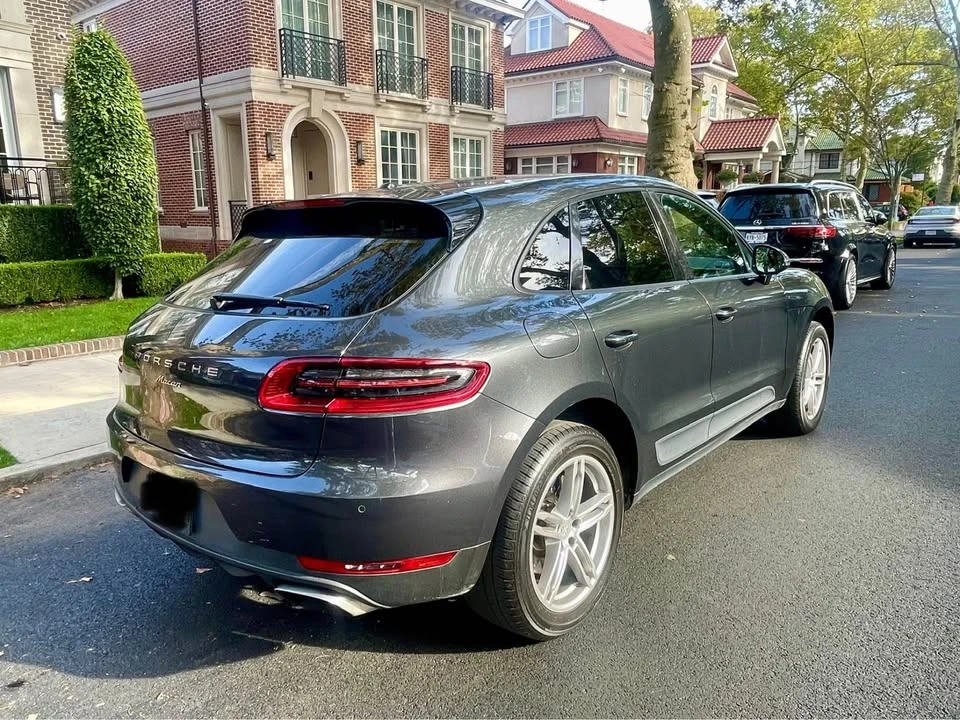 2017 Porsche Macan - Image 8 of 19