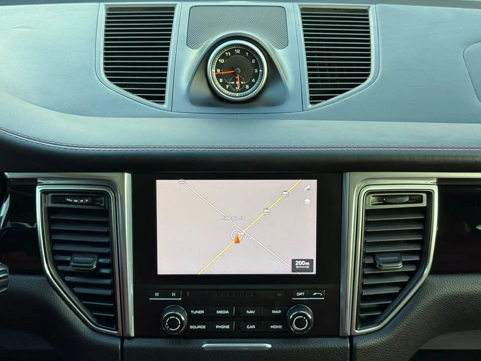 2017 Porsche Macan - Image 19 of 20