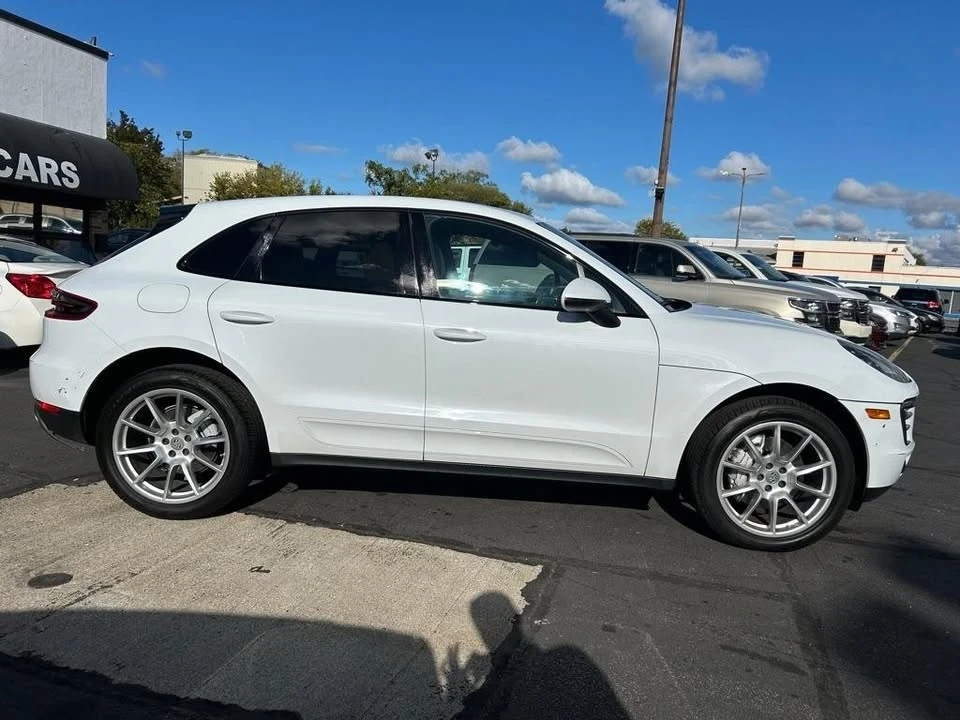 2017 Porsche Macan - Image 7 of 18