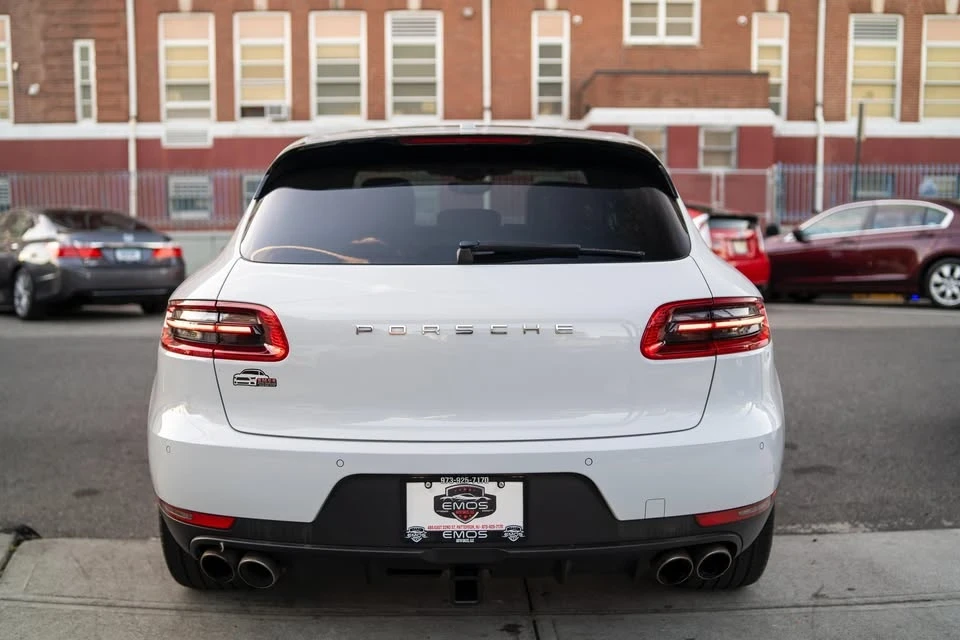 2017 Porsche Macan - Image 5 of 19