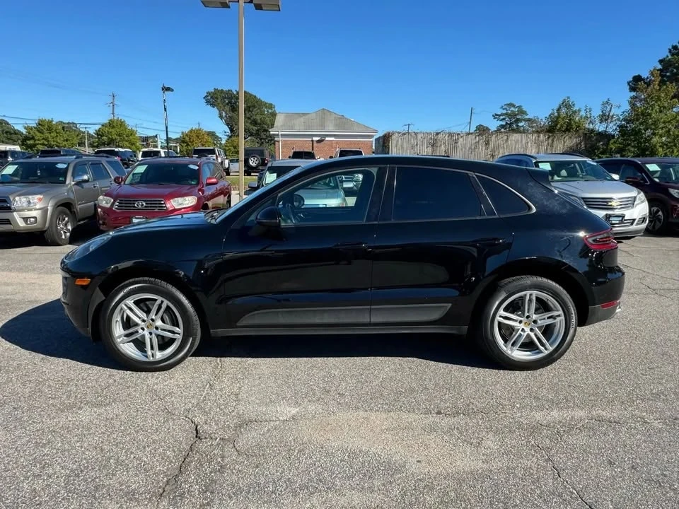 2017 Porsche Macan - Image 2 of 20