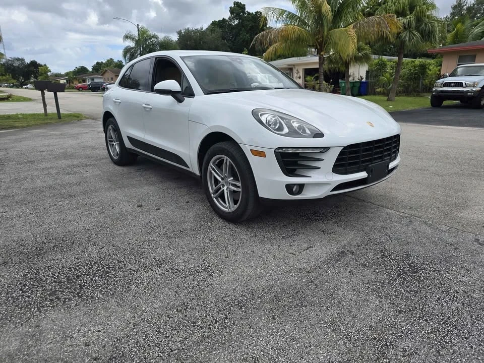 2017 Porsche Macan - Image 2 of 14