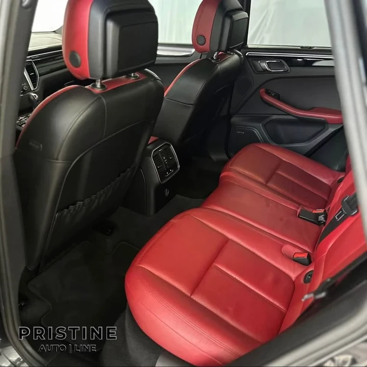 2017 Porsche Macan - Image 18 of 20