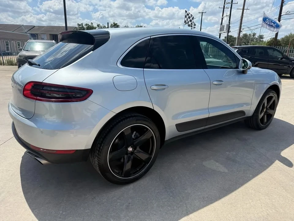 2017 Porsche Macan - Image 4 of 5
