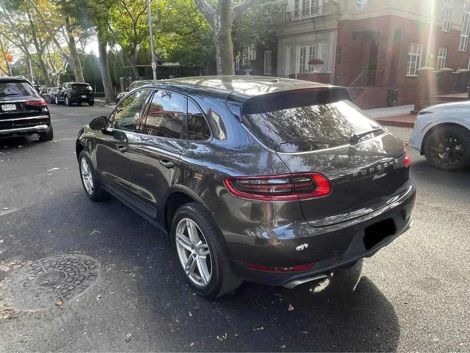 2017 Porsche Macan - Image 11 of 19