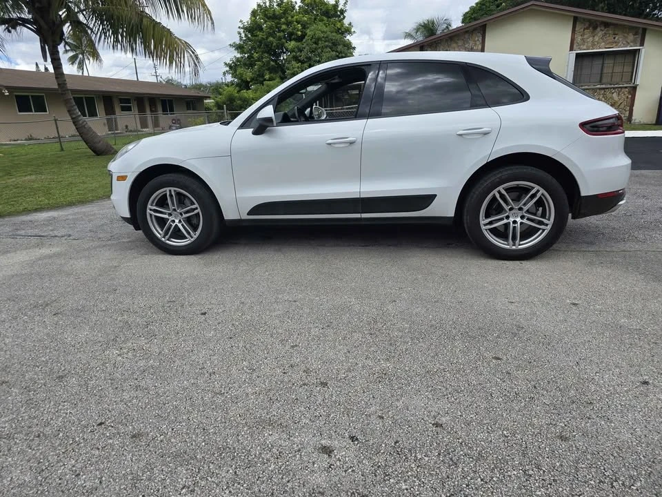 2017 Porsche Macan - Image 7 of 14