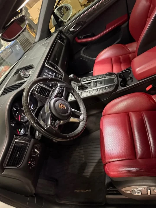2017 Porsche Macan - Image 7 of 9