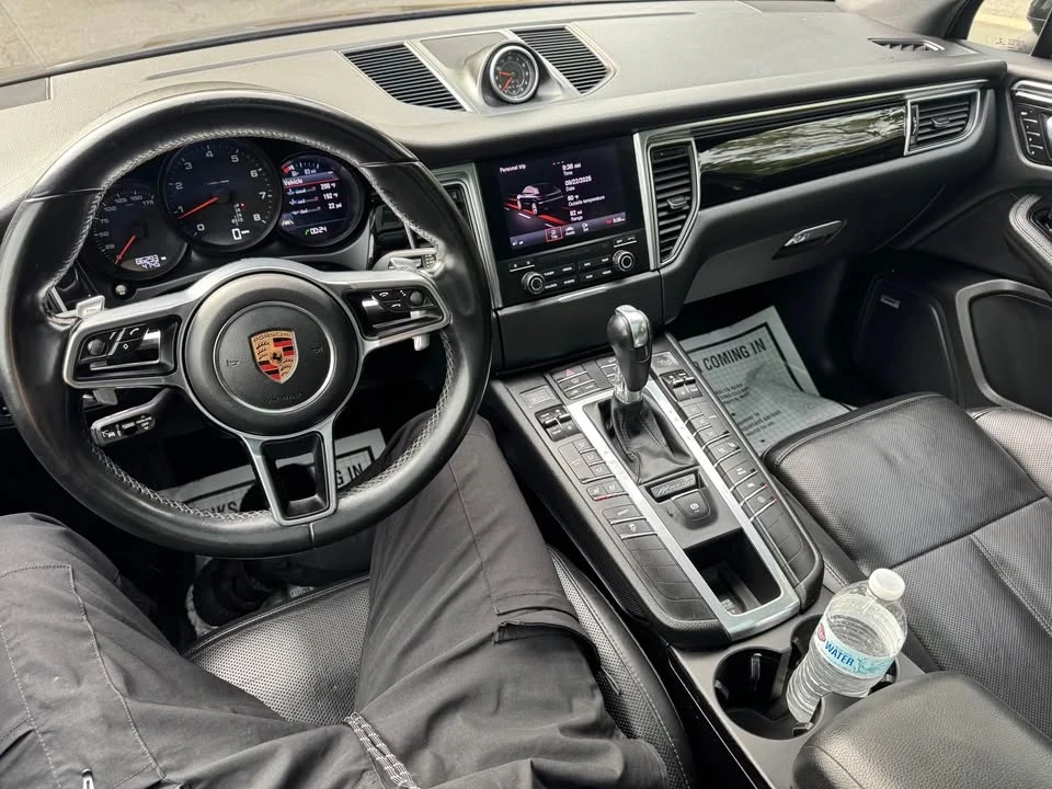 2017 Porsche Macan - Image 11 of 20