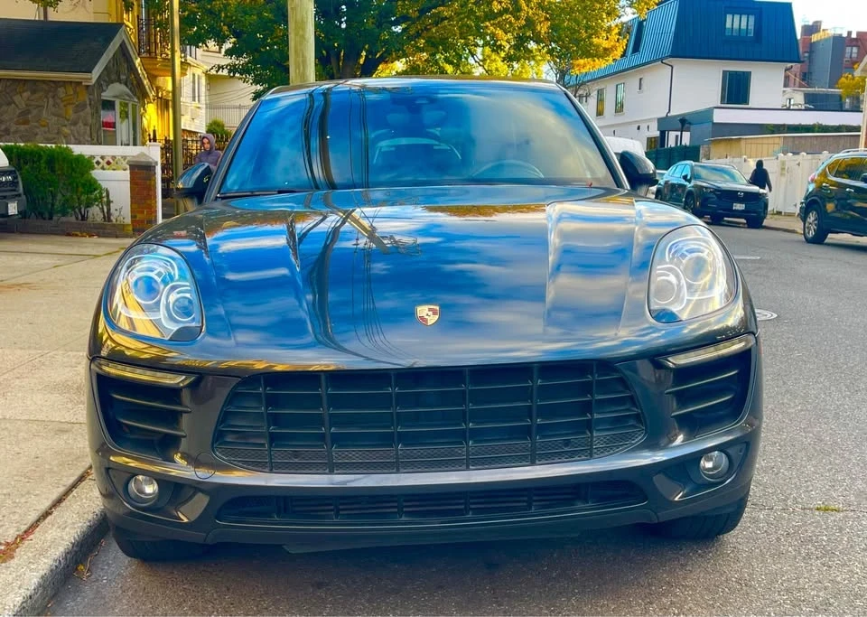 2017 Porsche Macan - Image 2 of 17