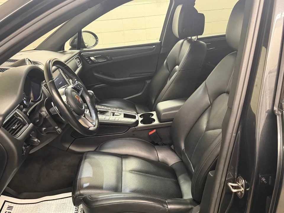 2017 Porsche Macan - Image 7 of 12