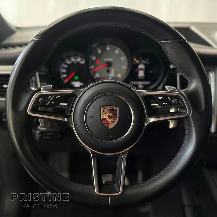 2017 Porsche Macan - Image 11 of 20