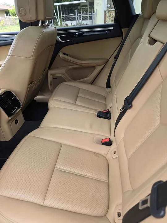 2017 Porsche Macan - Image 12 of 14