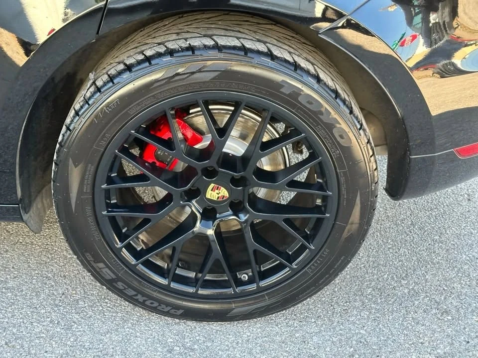 2017 Porsche Macan - Image 18 of 19