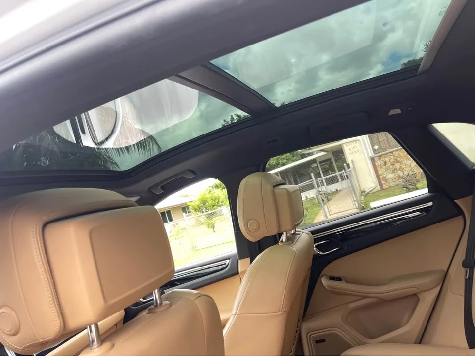 2017 Porsche Macan - Image 11 of 13