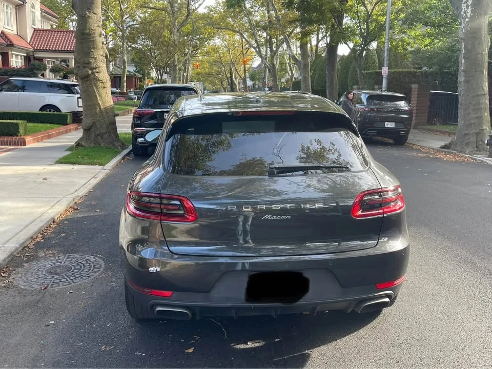 2017 Porsche Macan - Image 9 of 19