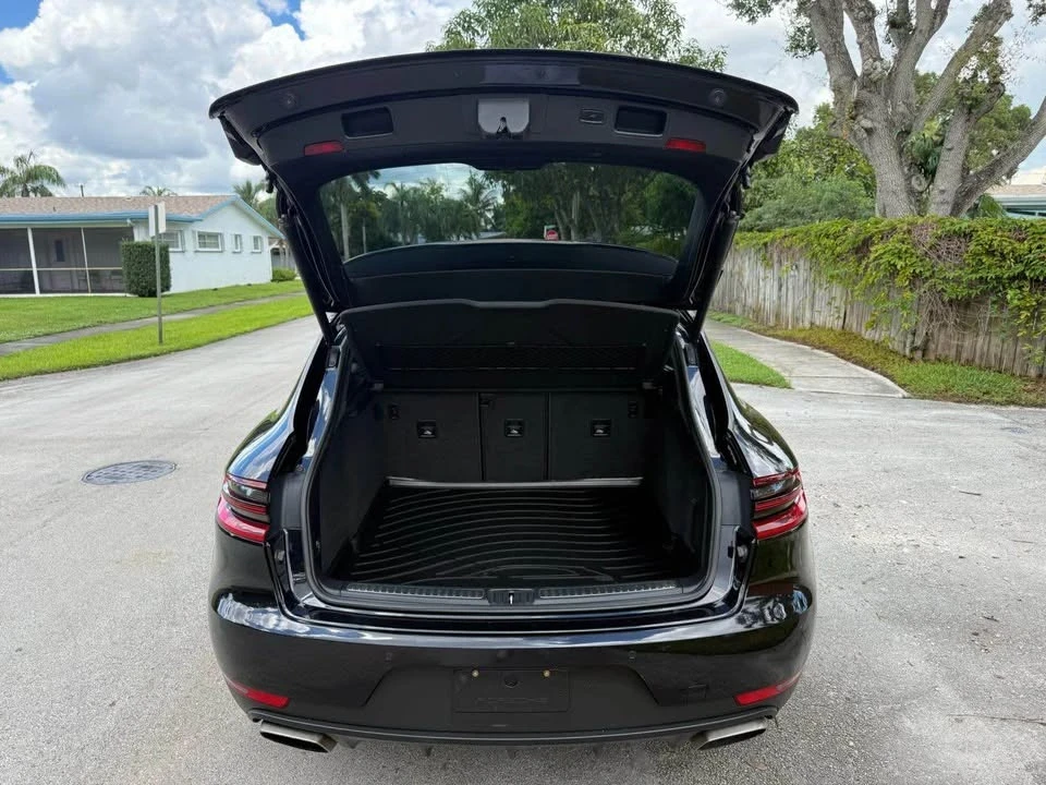 2017 Porsche Macan - Image 16 of 16