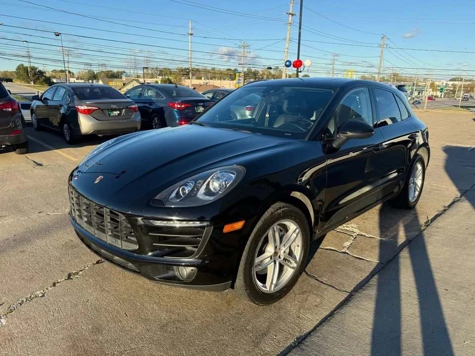 2017 Porsche Macan - Image 2 of 15