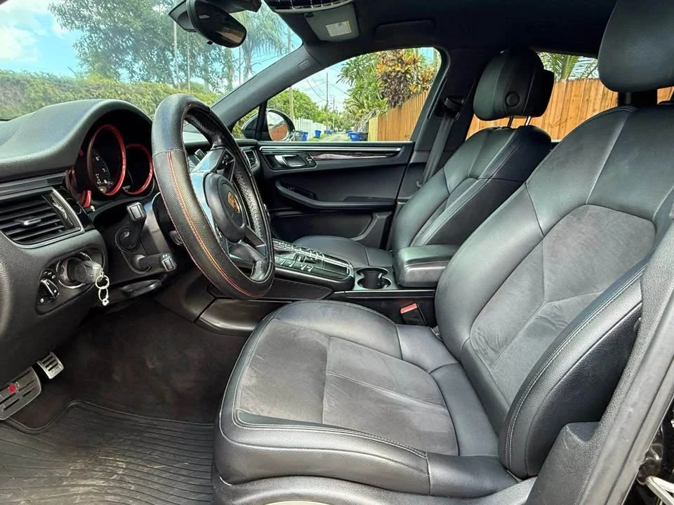 2017 Porsche Macan - Image 11 of 16