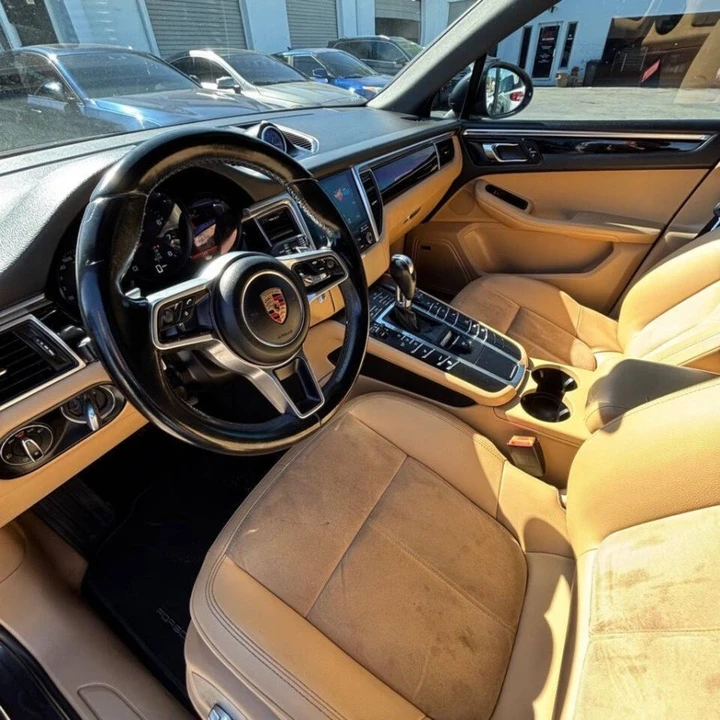 2017 Porsche Macan - Image 13 of 20