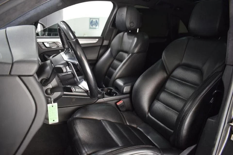 2017 Porsche Macan - Image 10 of 20
