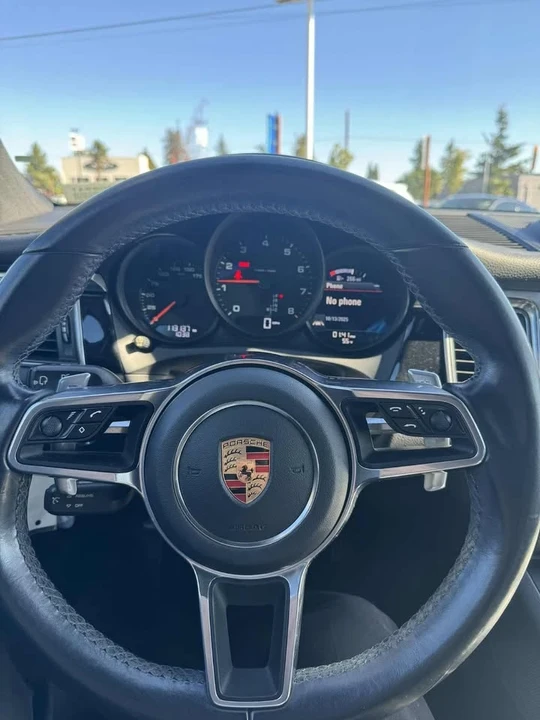 2017 Porsche Macan - Image 10 of 14