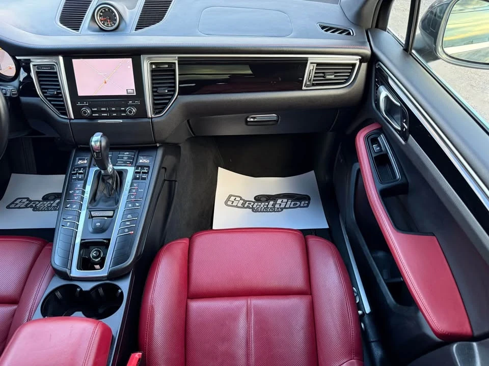 2017 Porsche Macan - Image 17 of 20