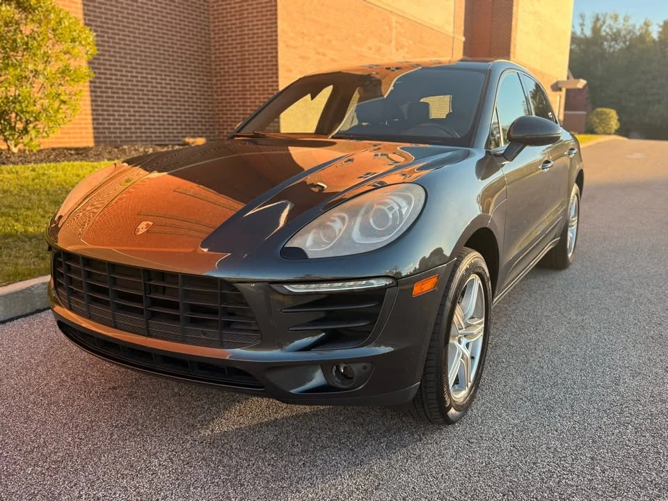 2017 Porsche Macan - Image 2 of 18