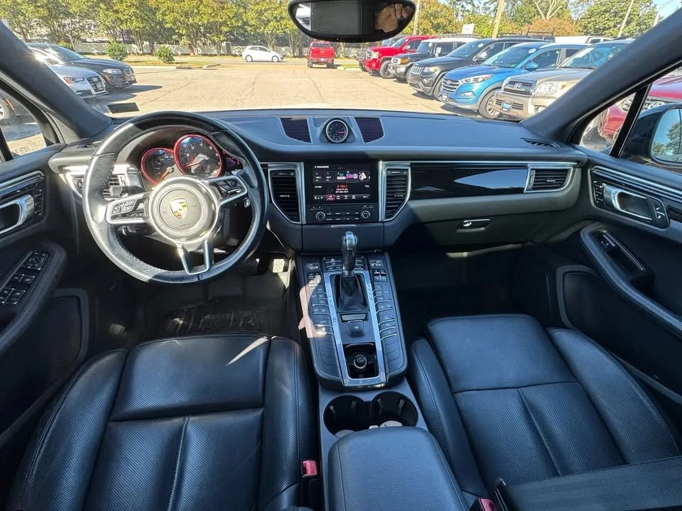 2017 Porsche Macan - Image 15 of 20