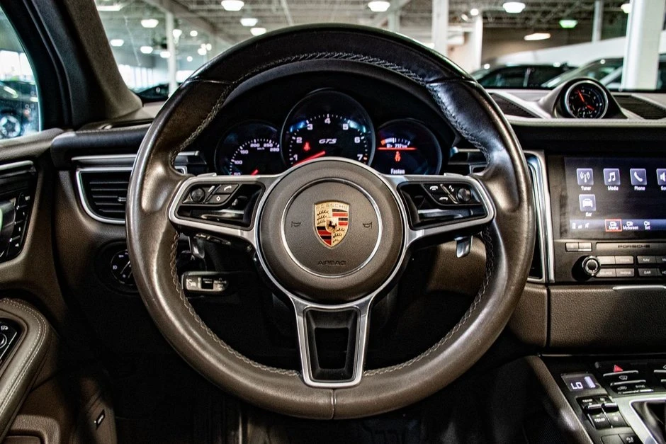 2017 Porsche Macan - Image 14 of 20